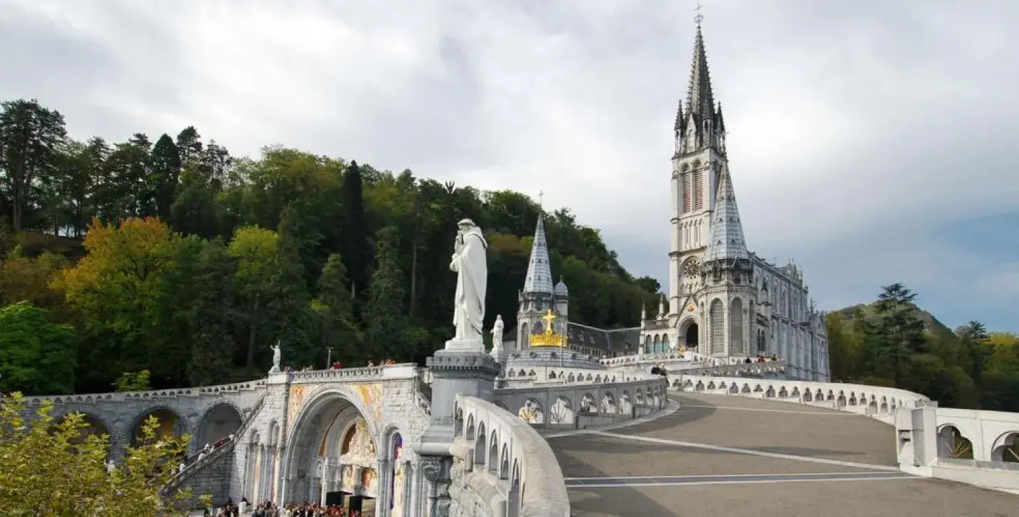  Hotel Astrid Lourdes Hotel Astrid Lourdes 4 estrelas perto dos Santuários e da Gruta de Massabielle, França