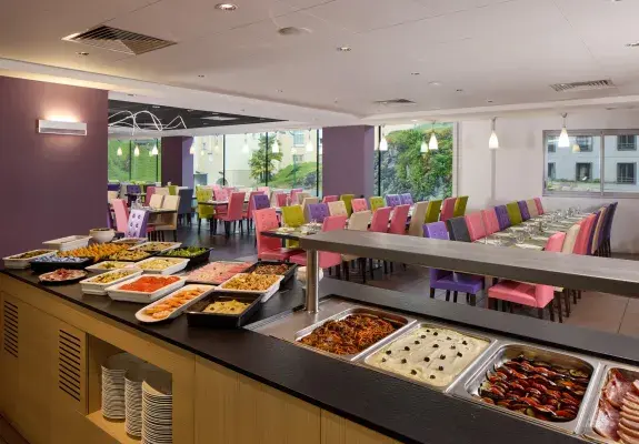  Hotel Astrid Lourdes Restauração em buffet