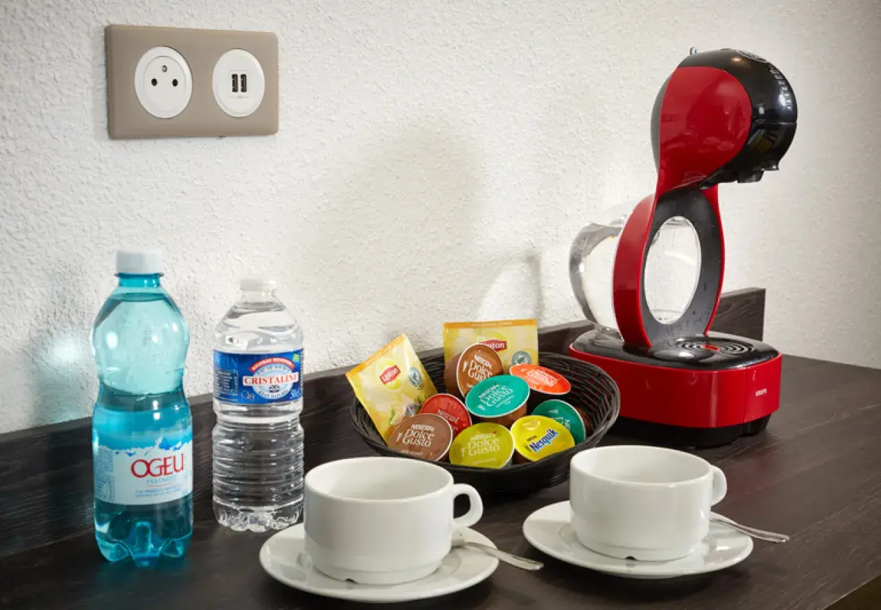  Hotel Astrid Lourdes chambres communicantes 4 personnes