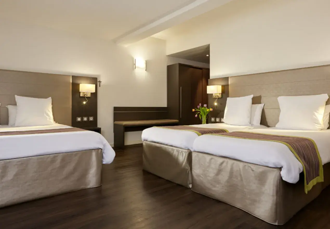  Hotel Astrid Lourdes chambre familiale