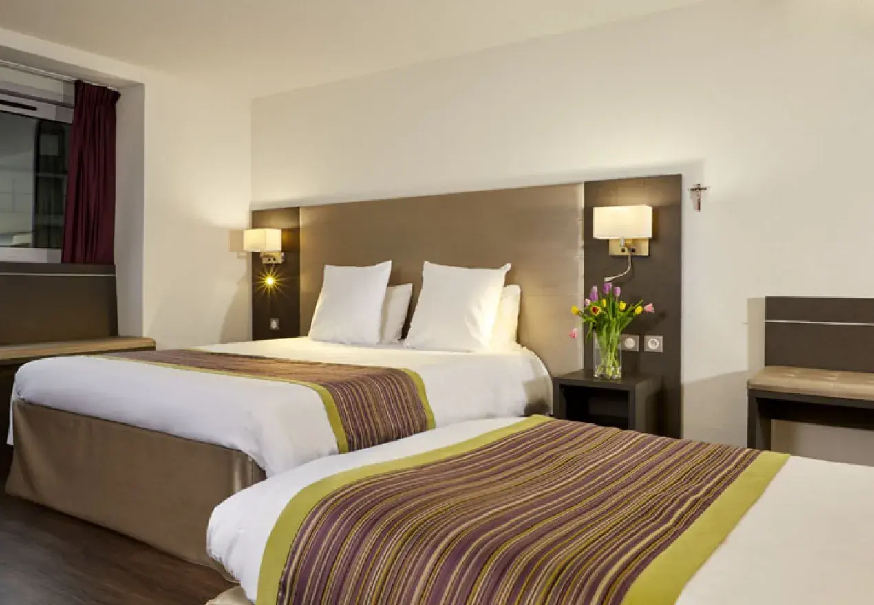  Hotel Astrid Lourdes chambre triple classic
