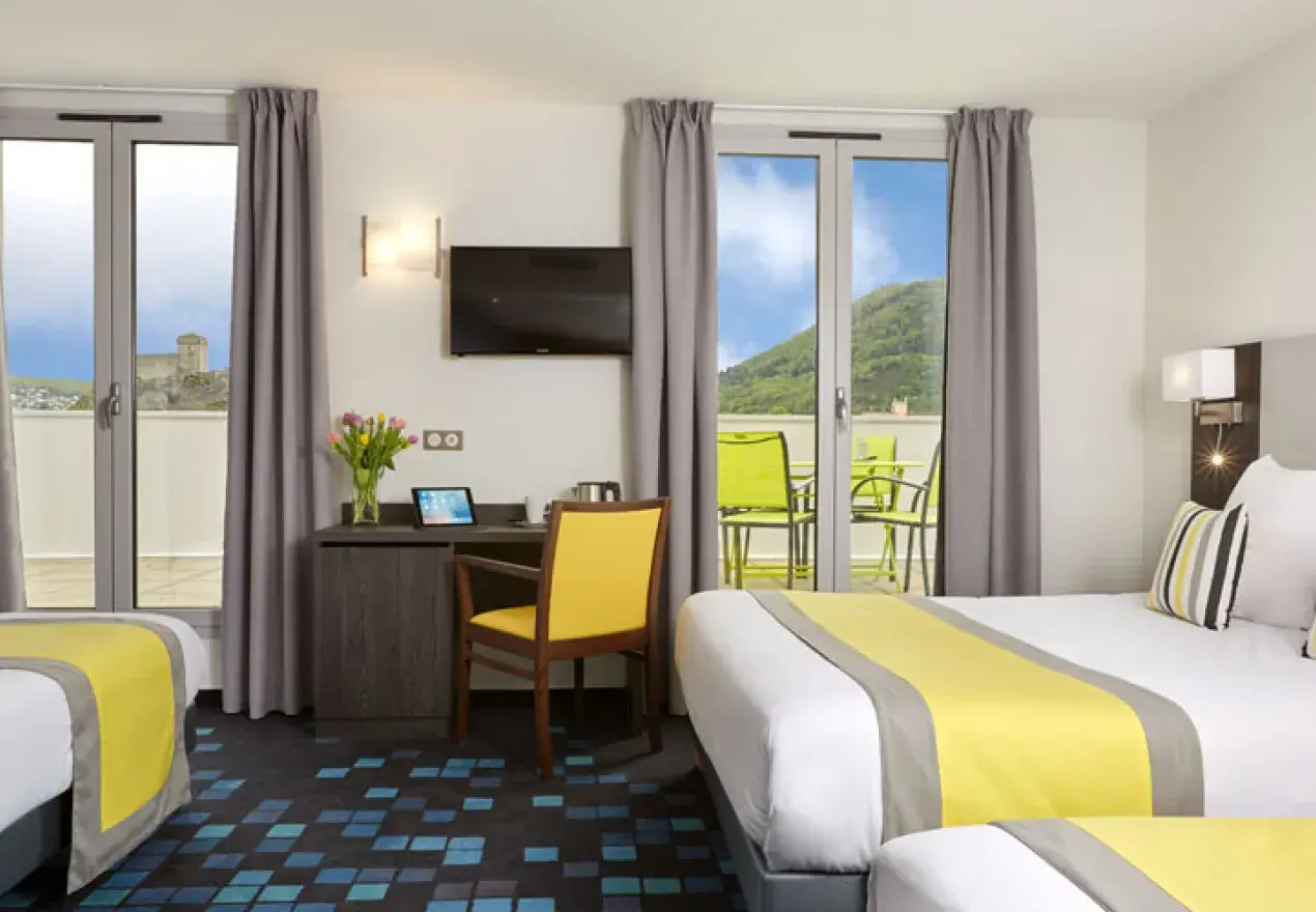  Hotel Astrid Lourdes chambre familiale