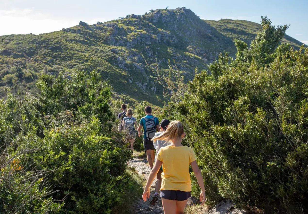  Hotel Astrid Lourdes Lourdes, nos Pirenéus: ponto de partida para saídas de ciclismo com o Col du Tourmalet, BTT no Pic du Jer e caminhadas no Parque Nacional.
