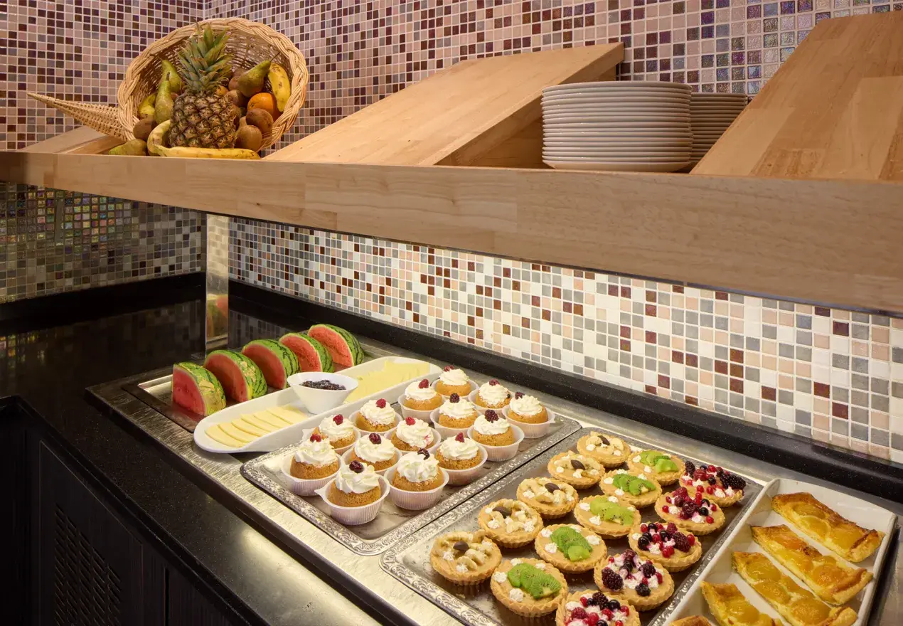  Hotel Astrid Lourdes Buffet do Belvédère perto da Gruta Hotel Astrid Lourdes