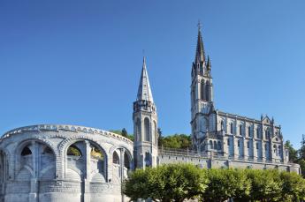 Hotel astrid Lourdes in de buurt van heiligdommen