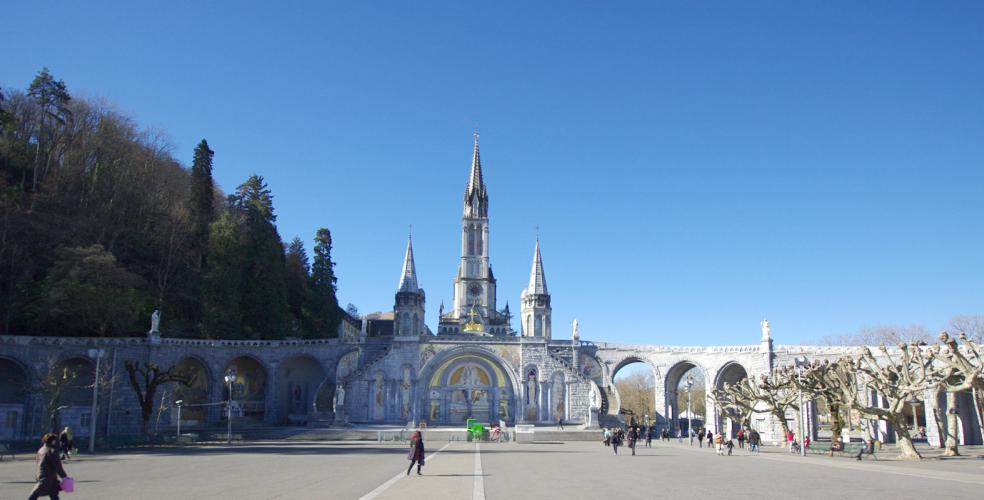 
						Hotel Lourdes near the Sanctuary